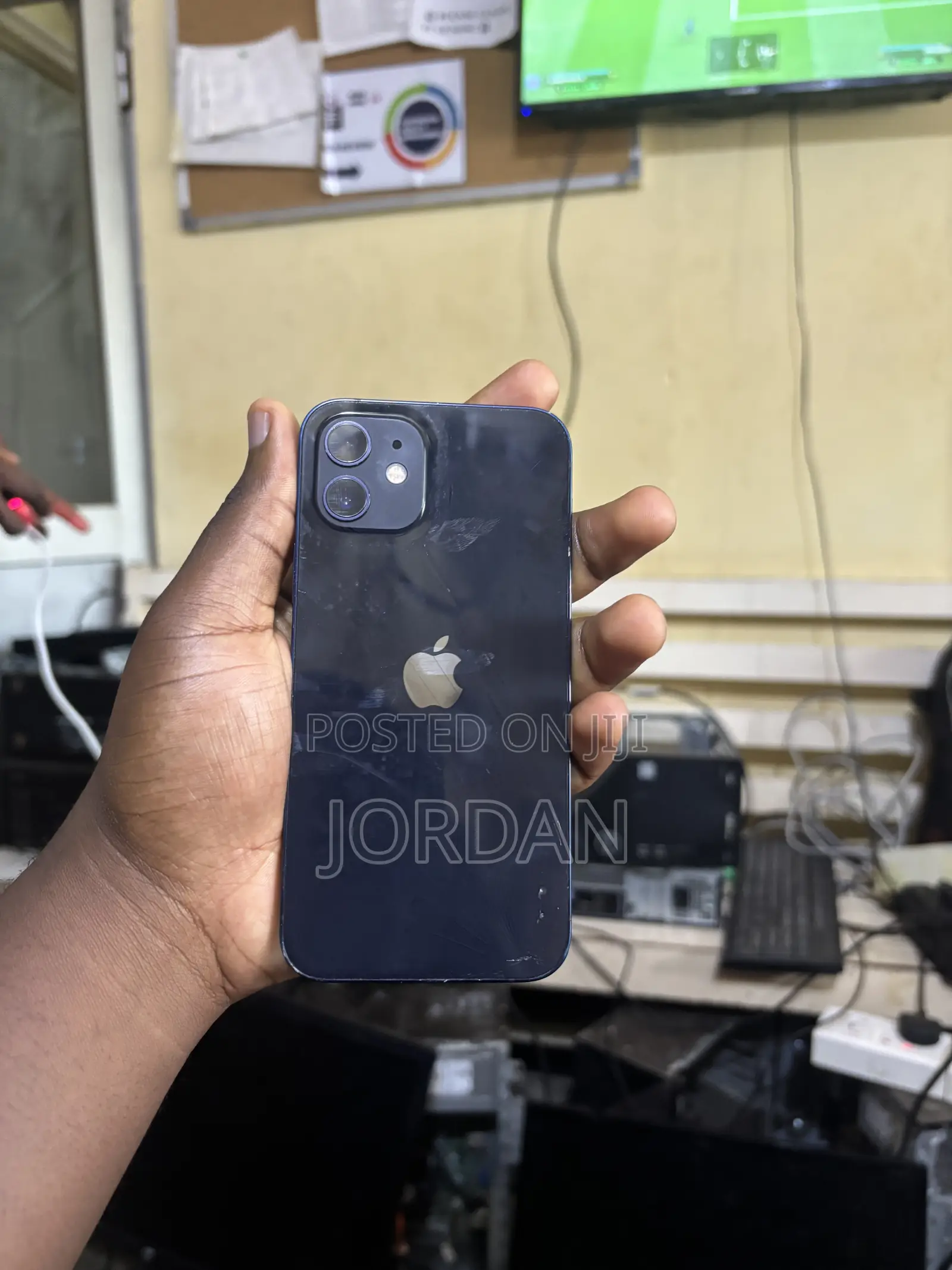 Apple iPhone 12 64 GB Black