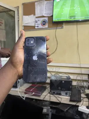 Apple iPhone 12 64 GB Black