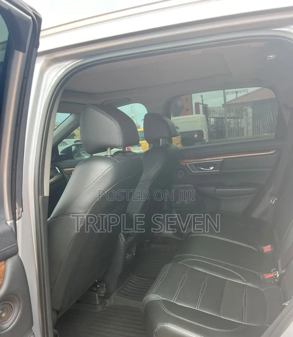 Honda CR-V Touring AWD 2019 Silver