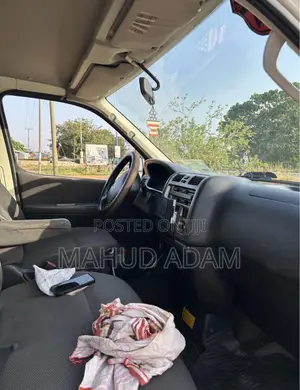 Toyota HiAce 2007 White