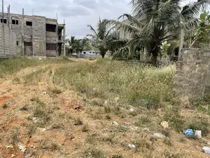 Half Plot of Land for Sale at Sakumono