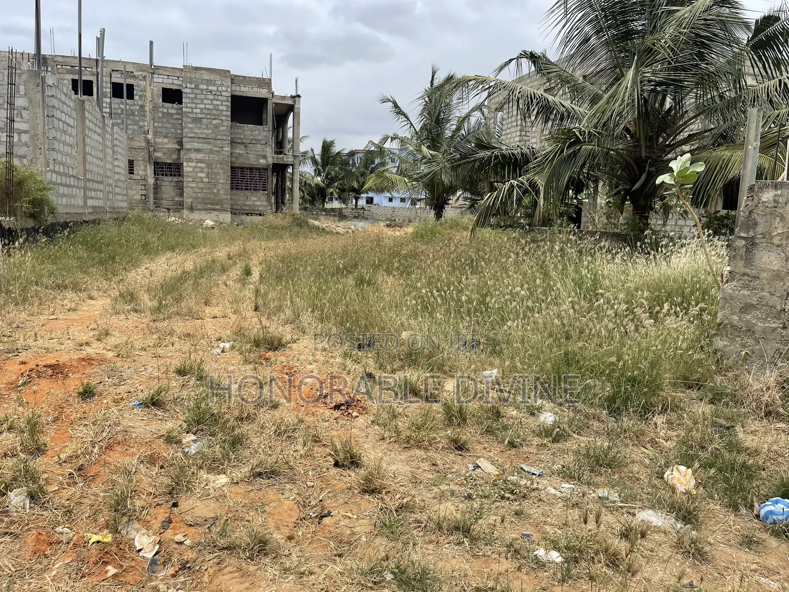 Half Plot of Land for Sale at Sakumono