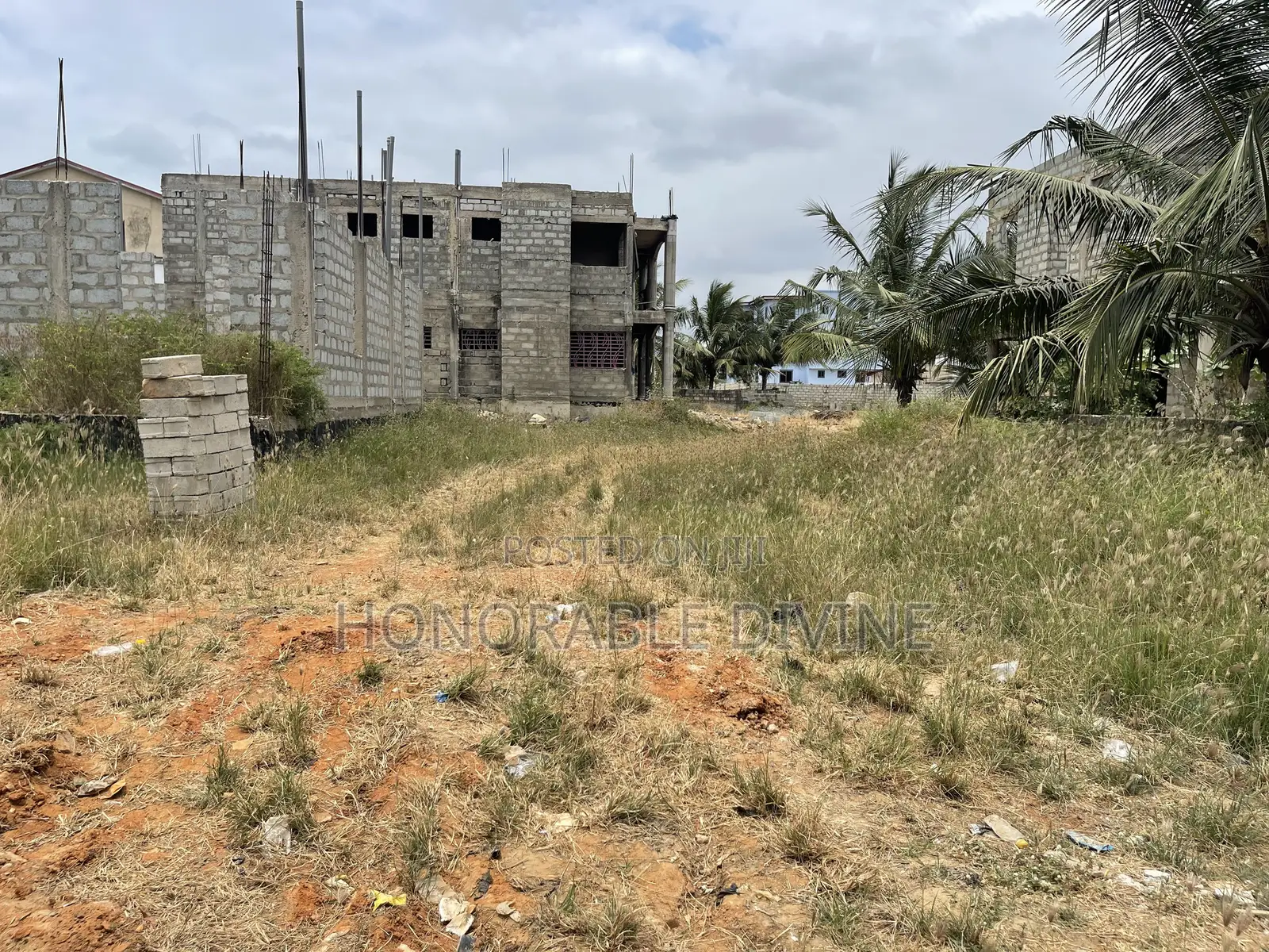 Half Plot of Land for Sale at Sakumono