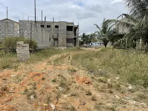 Half Plot of Land for Sale at Sakumono