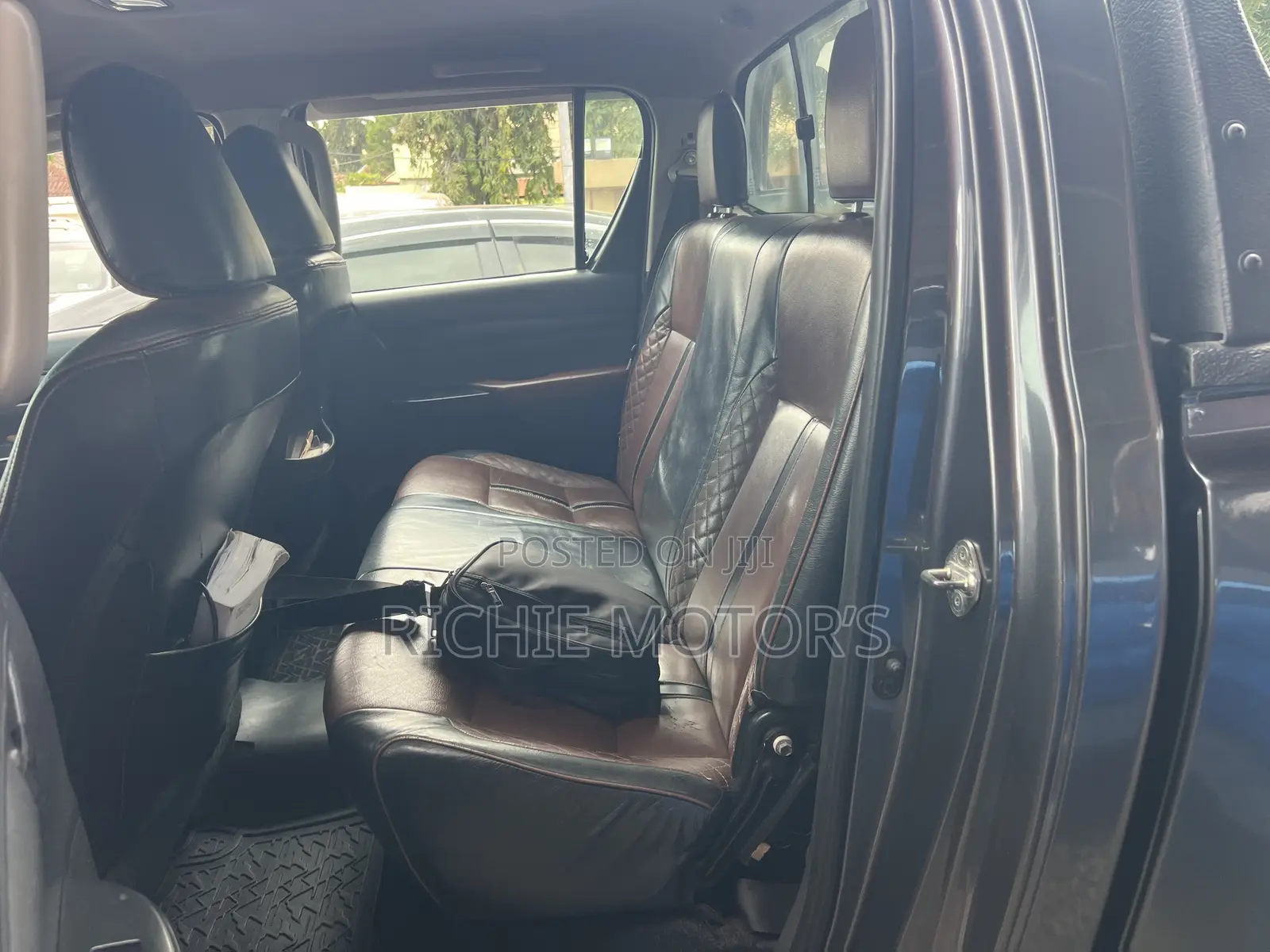 Toyota Hilux Revo Double Cab Deisel 2.4 AWD 2018 Gray