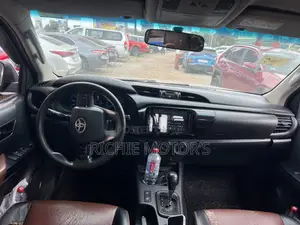 Toyota Hilux Revo Double Cab Deisel 2.4 AWD 2018 Gray