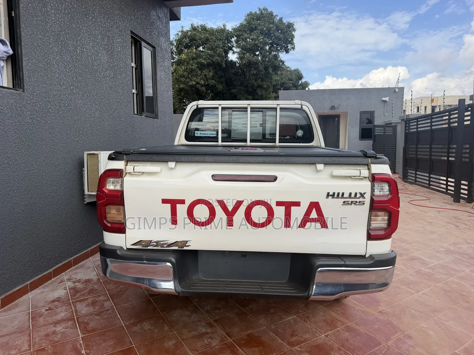 Toyota Hilux 2024 White