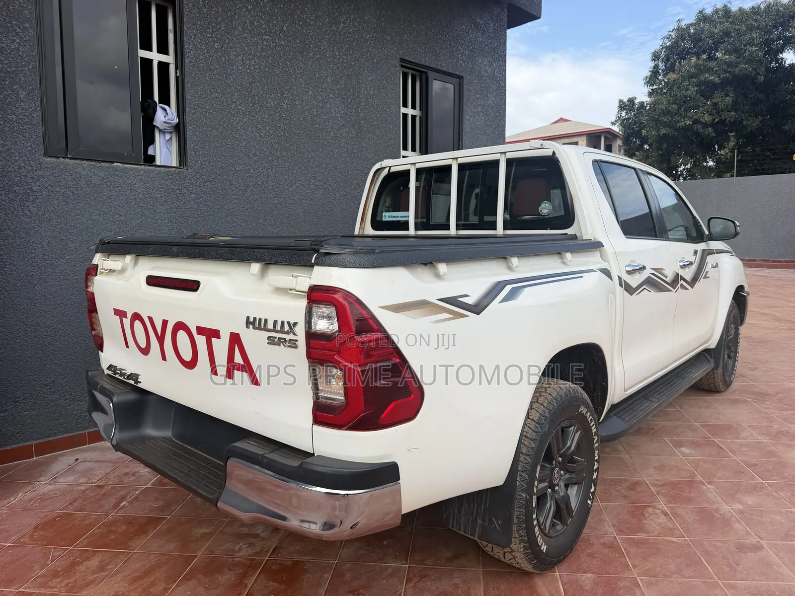 Toyota Hilux 2024 White