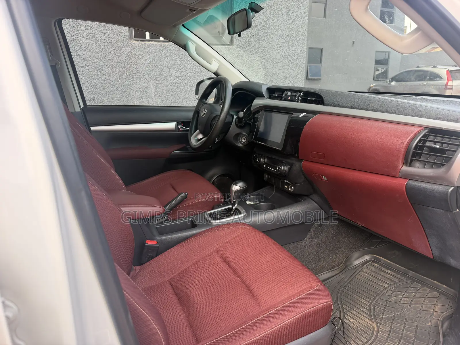 Toyota Hilux 2024 White
