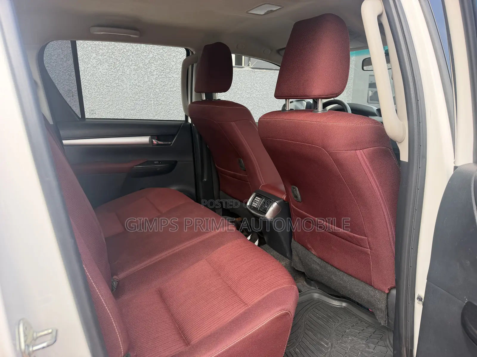 Toyota Hilux 2024 White