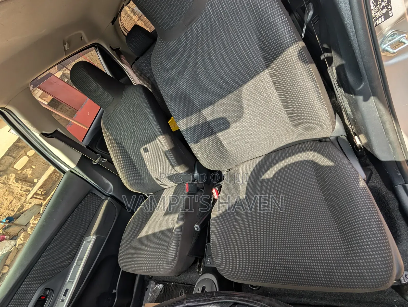 Toyota Vitz 2018 Silver