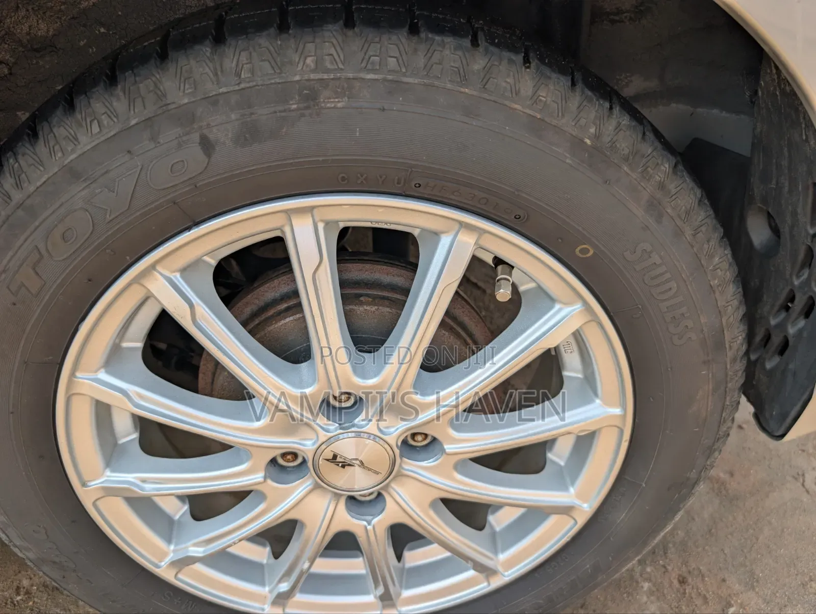 Toyota Vitz 2018 Silver