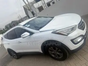Hyundai Santa Fe 2012 White