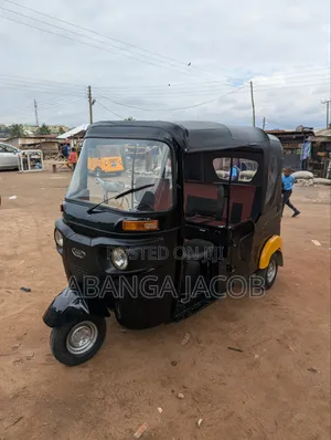 Bajaj RE 2025 Black