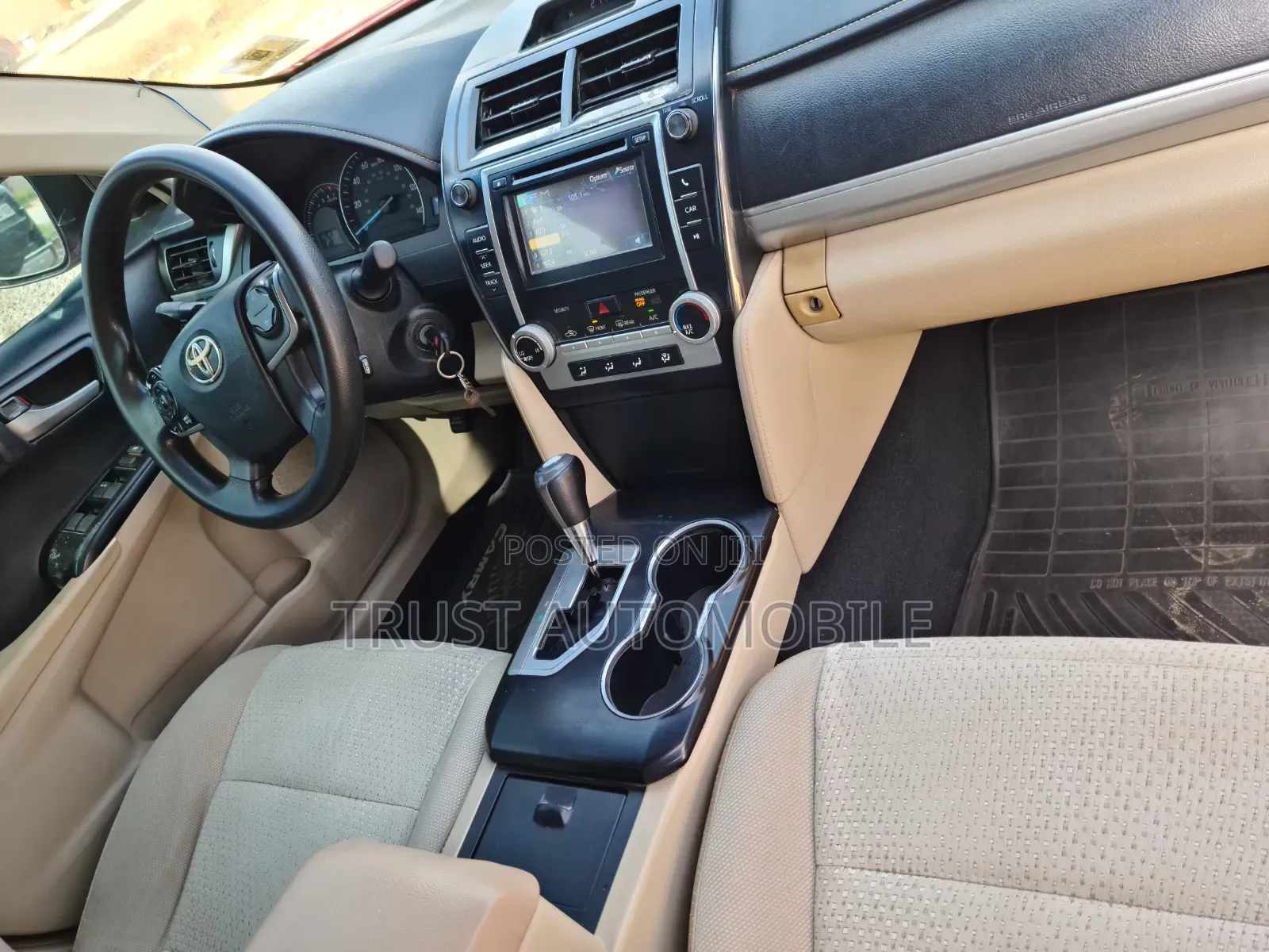 Toyota Camry LE 4dr Sedan (2.5L 4cyl 6A) 2014 Red