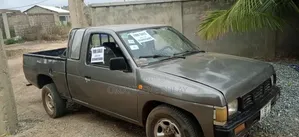 Nissan Hardbody 2012