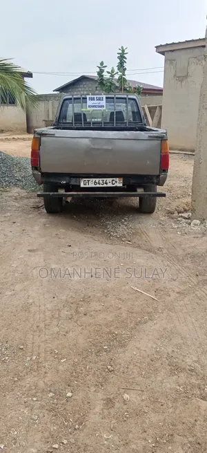 Nissan Hardbody 2012