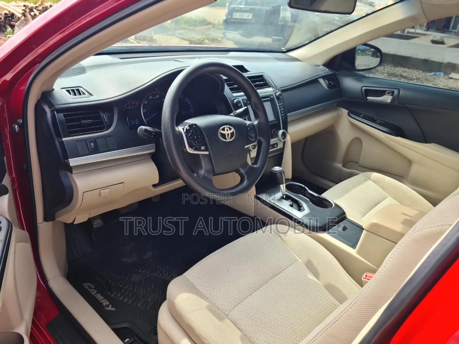 Toyota Camry LE 4dr Sedan (2.5L 4cyl 6A) 2014 Red
