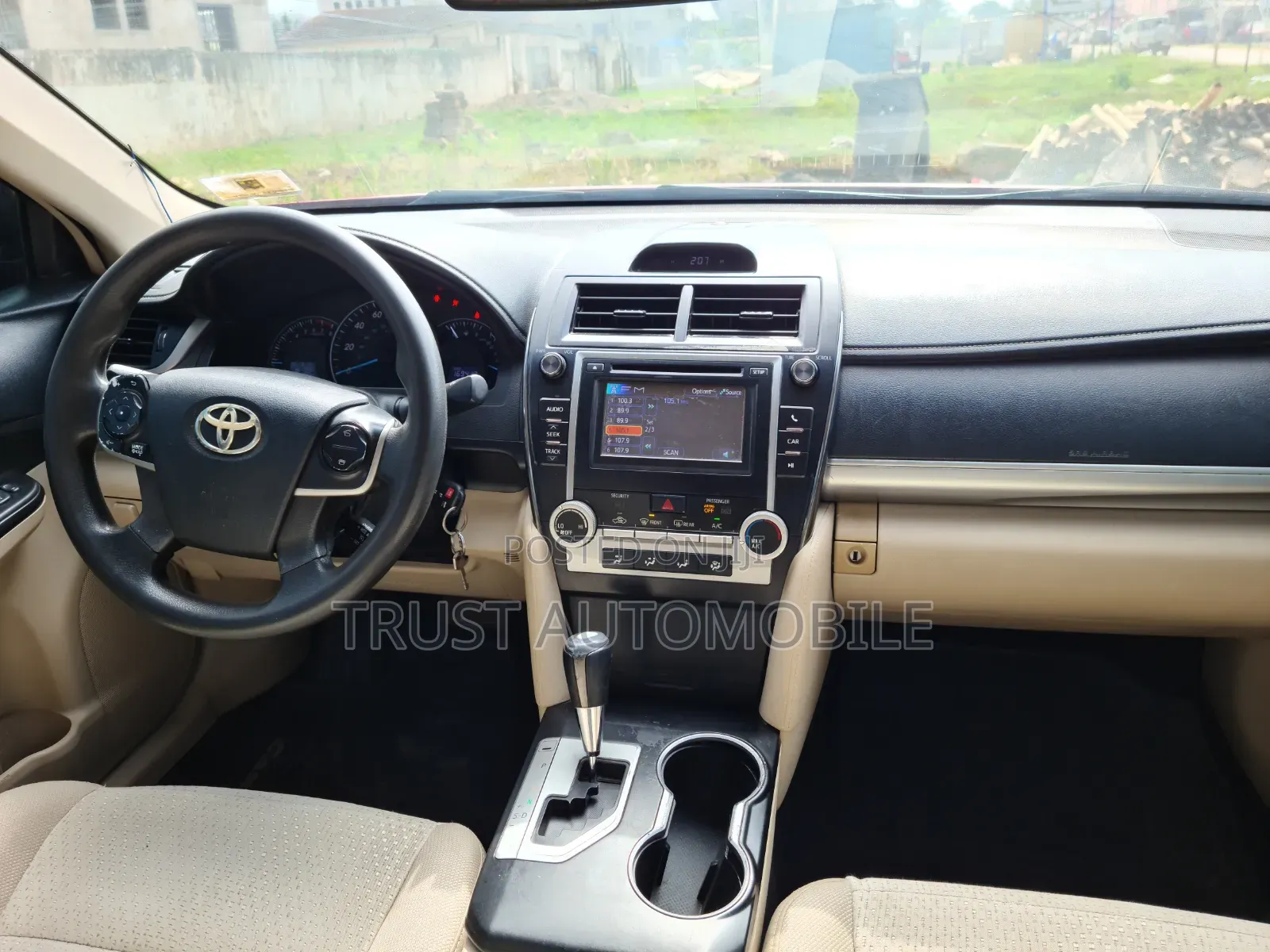 Toyota Camry LE 4dr Sedan (2.5L 4cyl 6A) 2014 Red