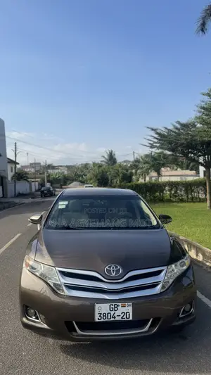 Toyota Venza LE 2014 Gold