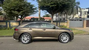 Toyota Venza LE 2014 Gold
