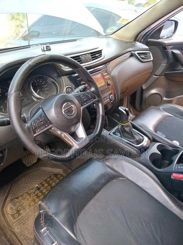 Nissan Qashqai 2017 Gray