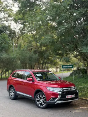 Mitsubishi Outlander SEL FWD 2017 Burgundy
