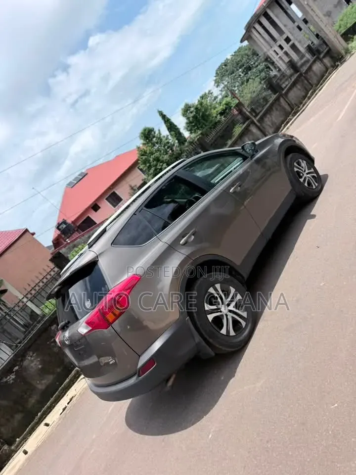 Toyota RAV4 LE 4dr SUV AWD (2.5L 4cyl 6A) 2015 Brown