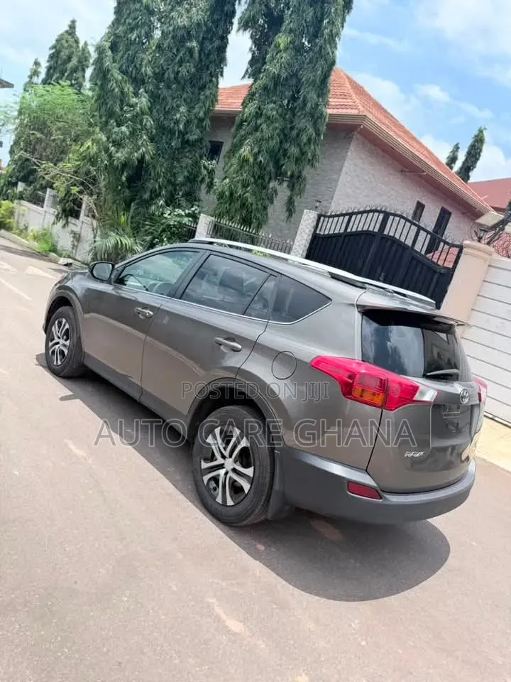 Toyota RAV4 LE 4dr SUV AWD (2.5L 4cyl 6A) 2015 Brown