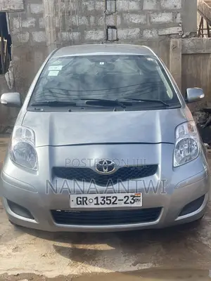 Toyota Vitz 1.3 AWD 5dr 2010 Silver