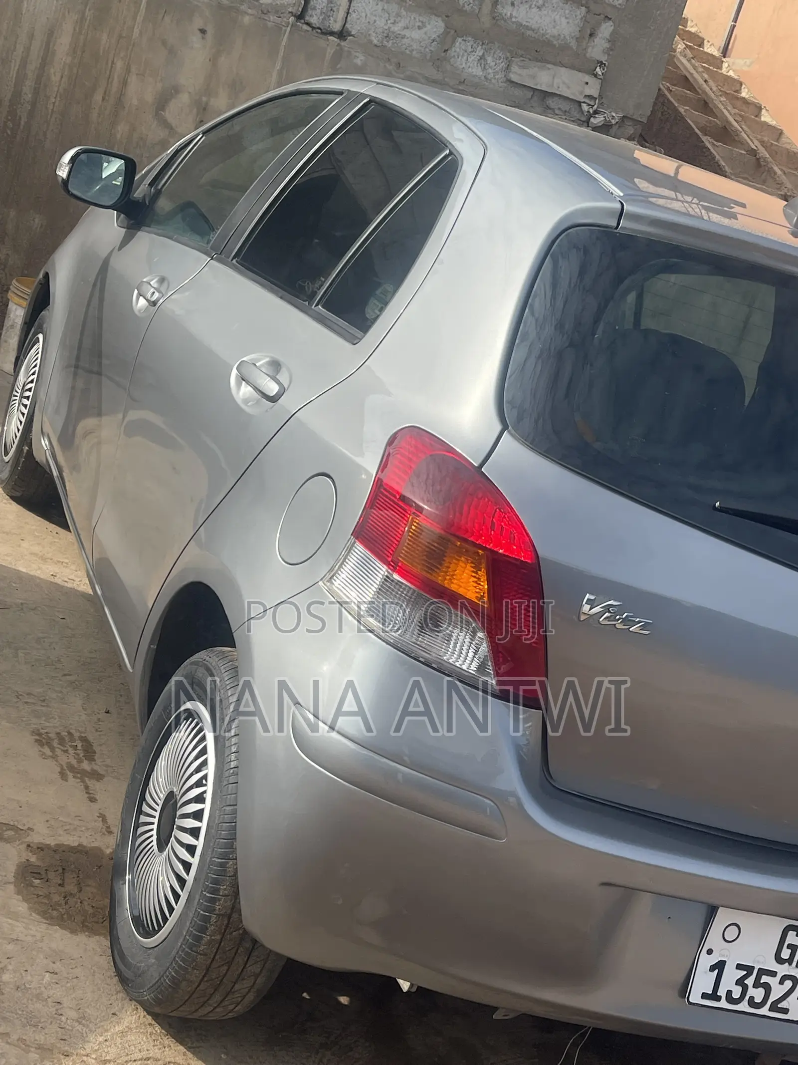 Toyota Vitz 1.3 AWD 5dr 2010 Silver