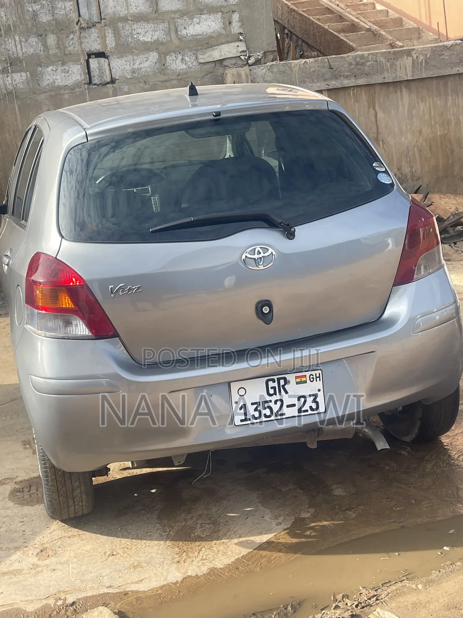 Toyota Vitz 1.3 AWD 5dr 2010 Silver