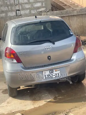 Toyota Vitz 1.3 AWD 5dr 2010 Silver