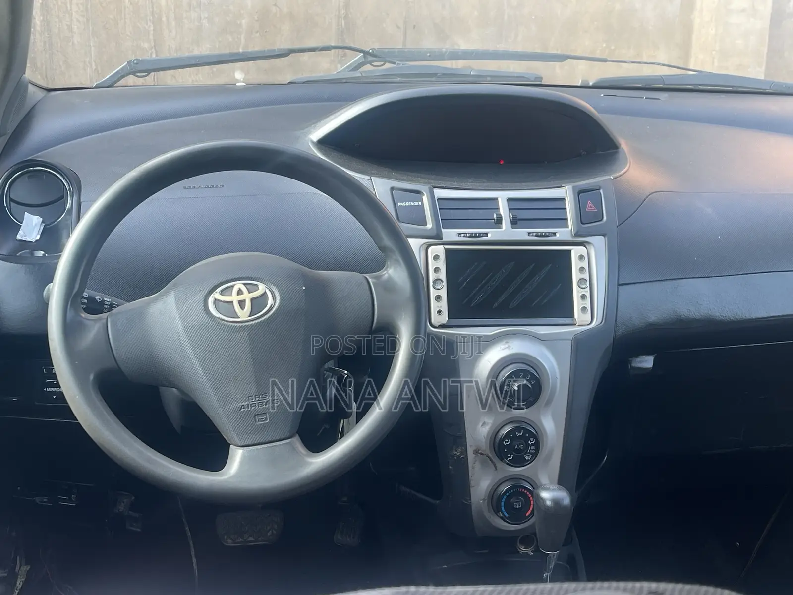 Toyota Vitz 1.3 AWD 5dr 2010 Silver
