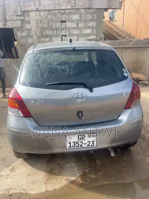 Toyota Vitz 1.3 AWD 5dr 2010 Silver