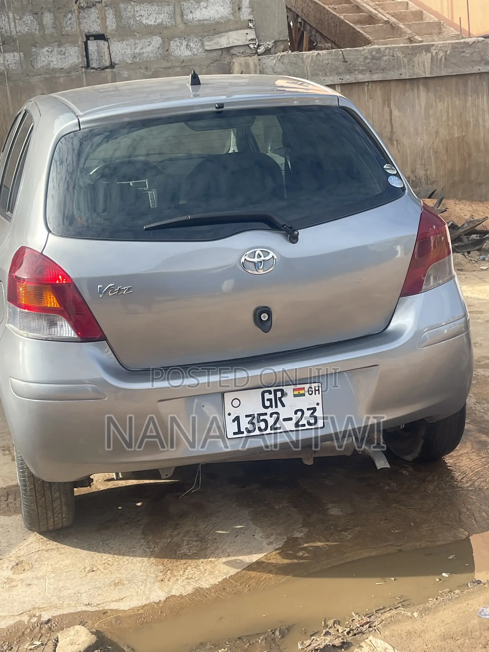 Toyota Vitz 1.3 AWD 5dr 2010 Silver
