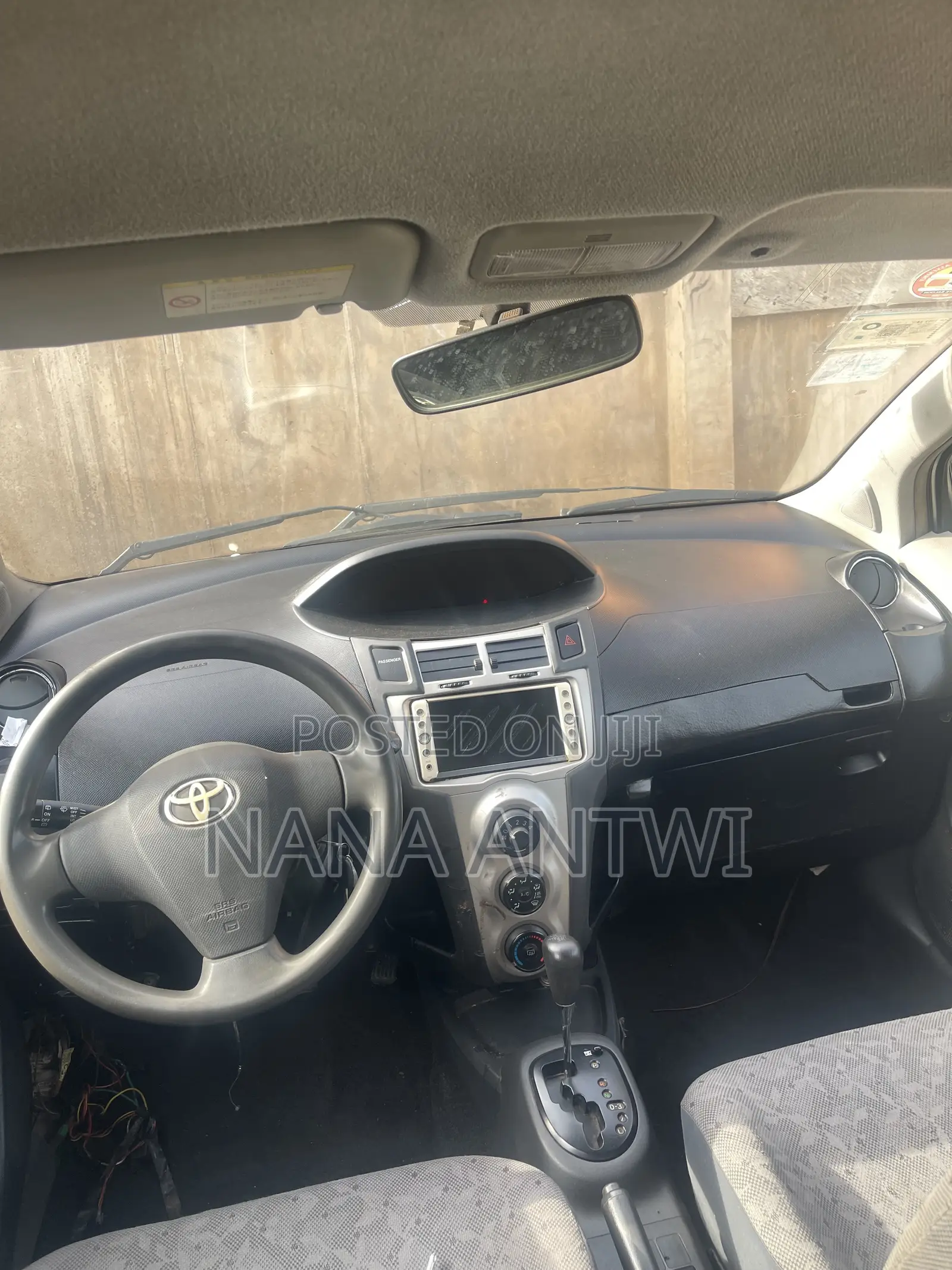 Toyota Vitz 1.3 AWD 5dr 2010 Silver