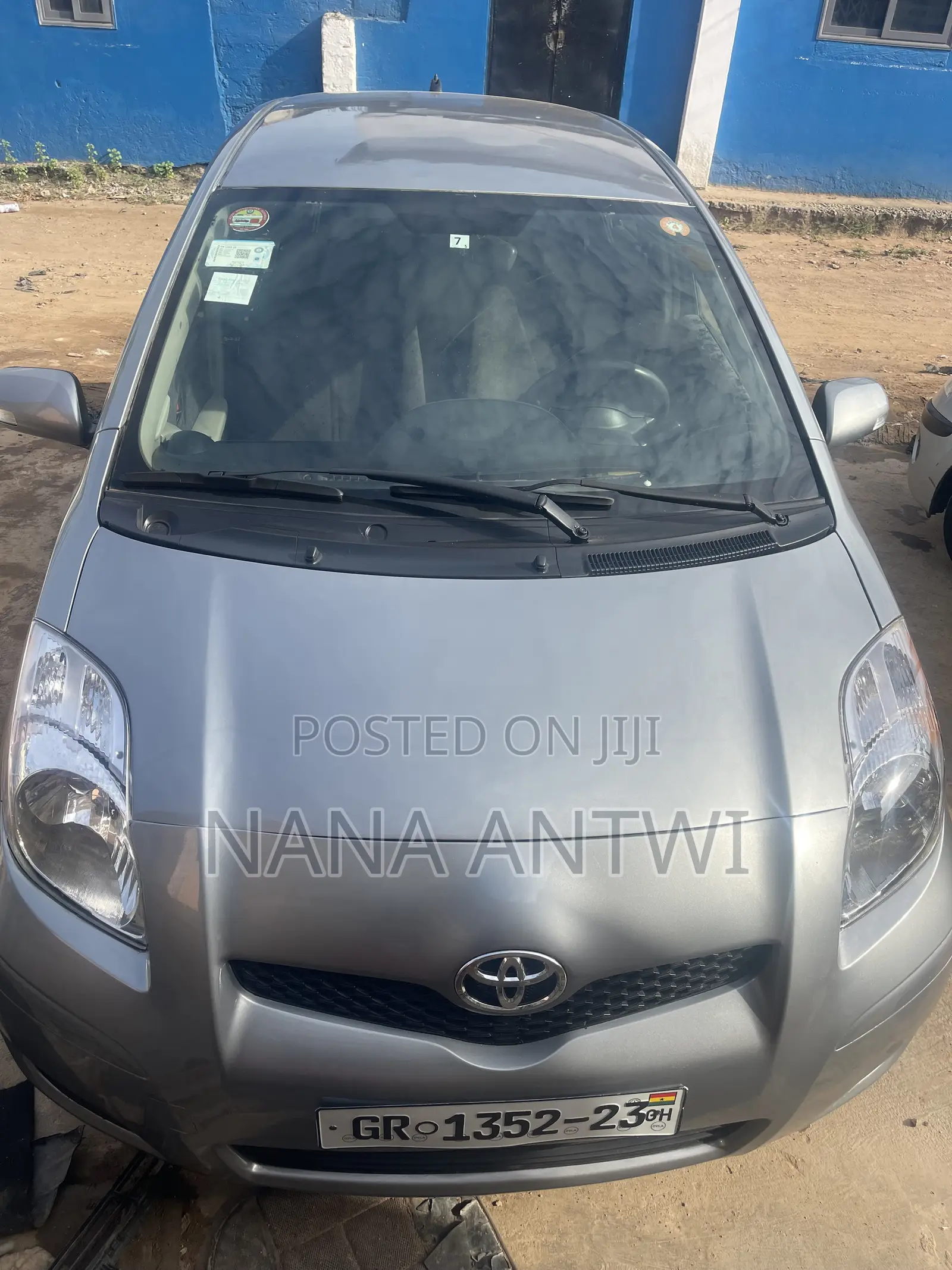 Toyota Vitz 1.3 AWD 5dr 2010 Silver