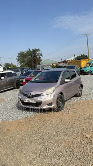 Toyota Vitz 1.0 FWD 5dr 2012