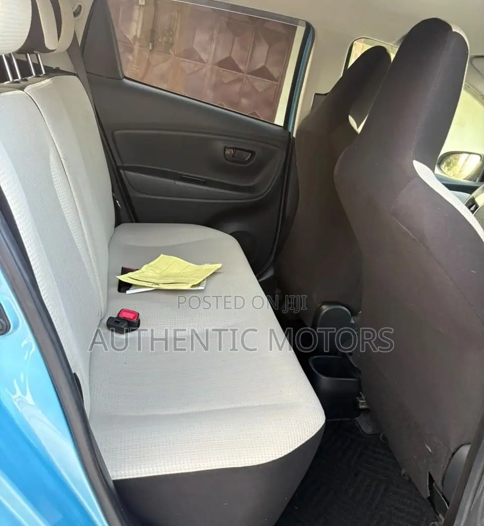 Toyota Vitz 2016 Blue
