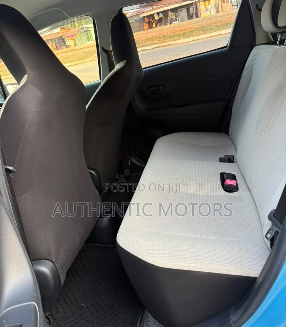 Toyota Vitz 2016 Blue