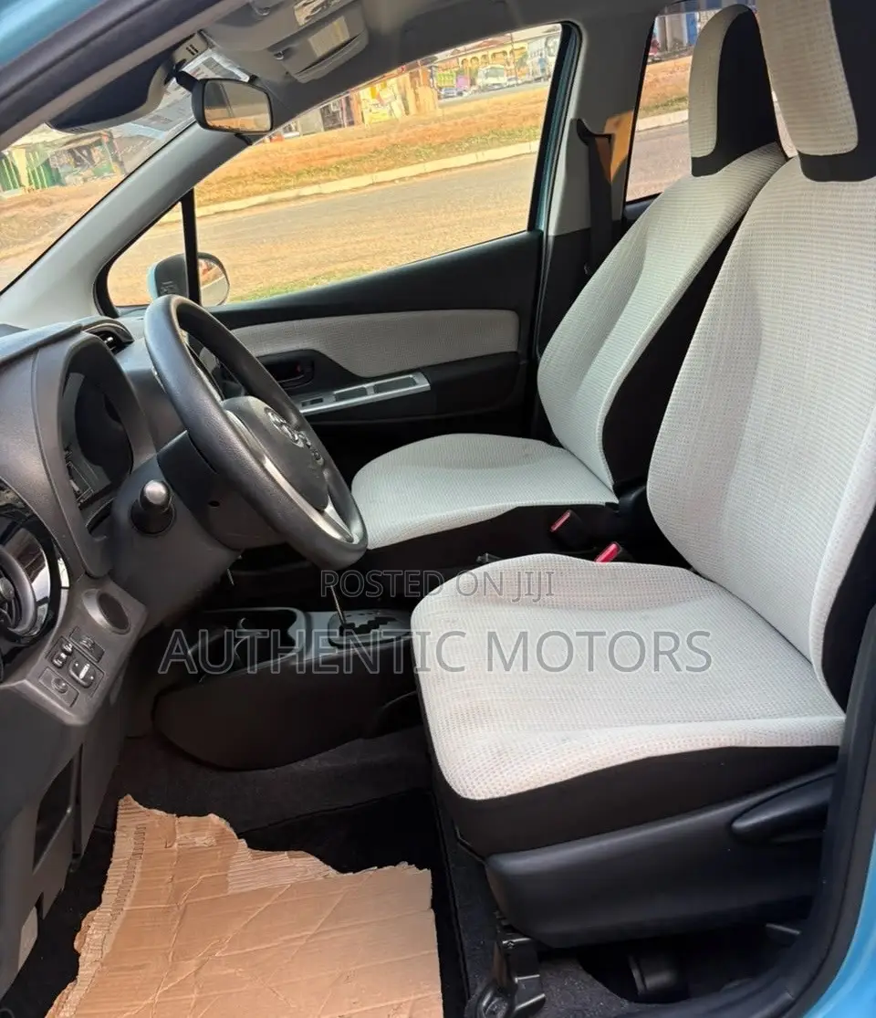 Toyota Vitz 2016 Blue