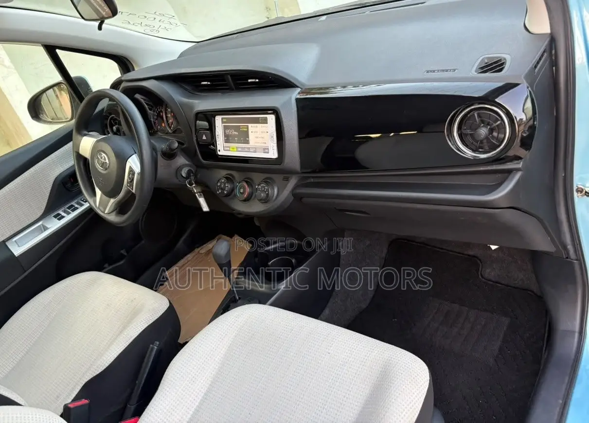 Toyota Vitz 2016 Blue