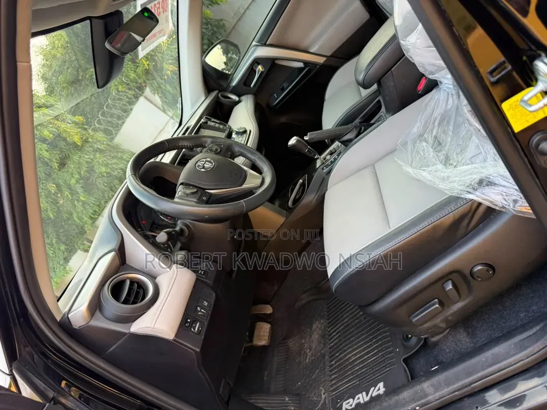 Toyota RAV4 Limited 4dr SUV AWD (2.5L 4cyl 6A) 2018 Black