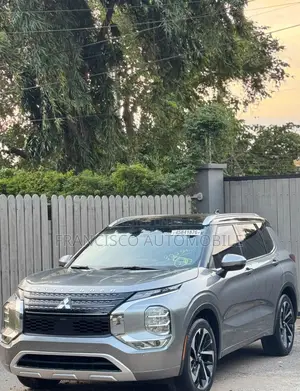 Mitsubishi Outlander SEL Platinum Edition 2024 Gray