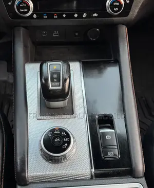 Mitsubishi Outlander SEL Platinum Edition 2024 Gray