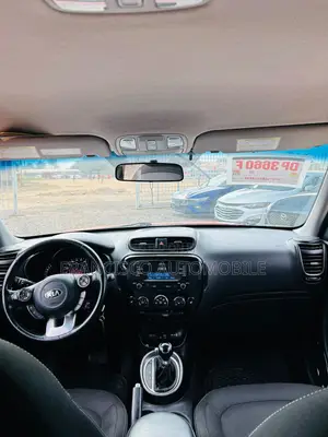 Kia Soul Base Hatchback 2017 Red
