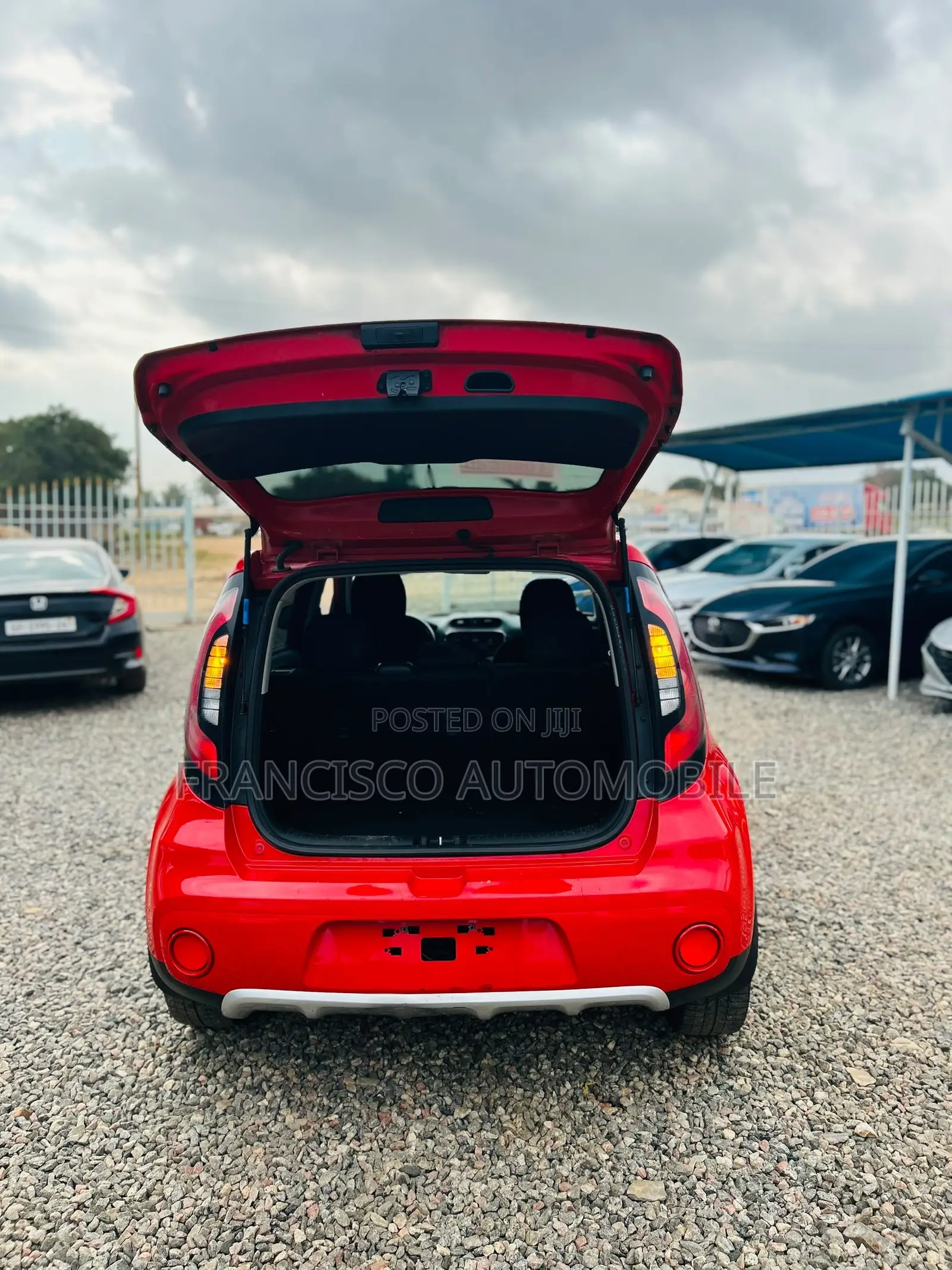 Kia Soul Base Hatchback 2017 Red