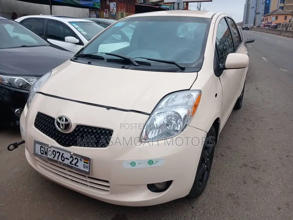 Toyota Vitz 2010 Brown