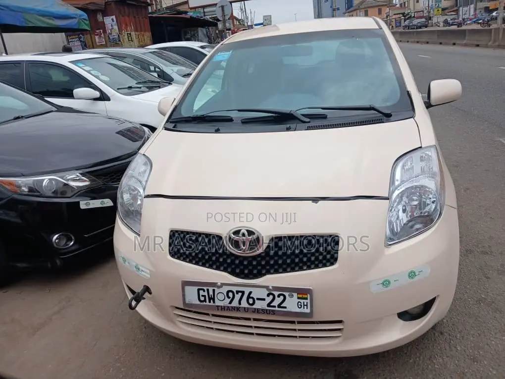 Toyota Vitz 2010 Brown